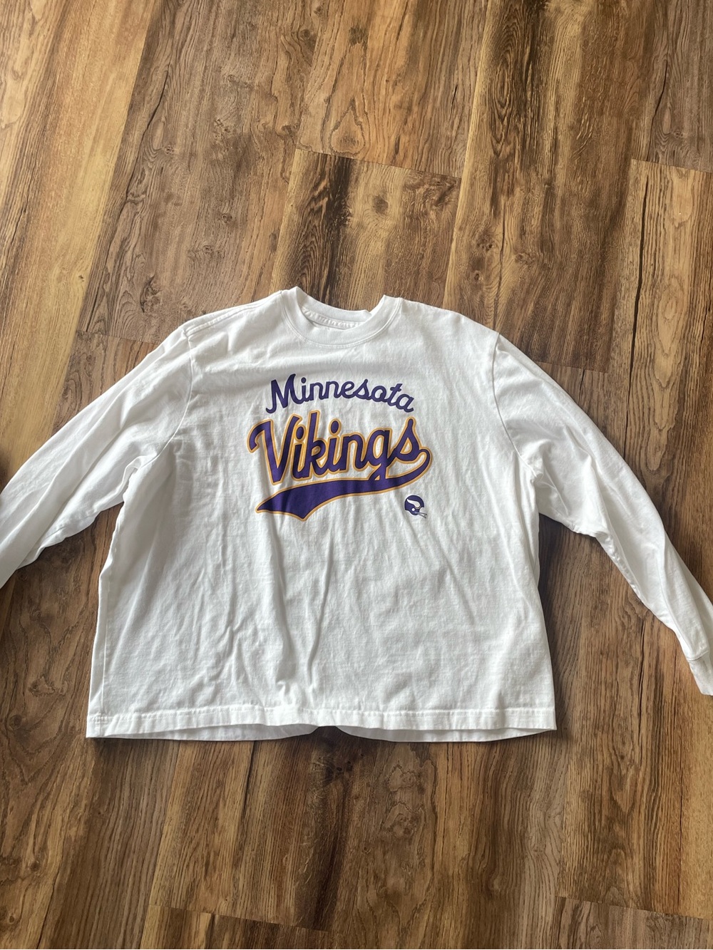 Minnesota Vikings White Long-Sleeve womens Tee